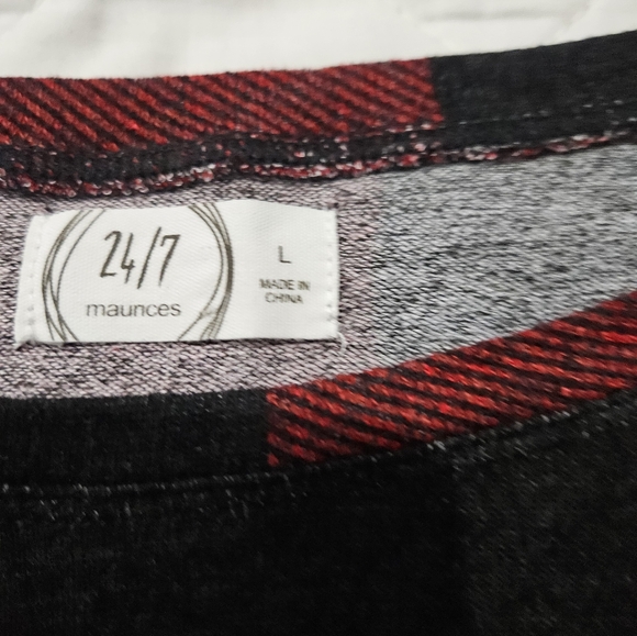 Maurices 24/7 long sleeve - Picture 2 of 3